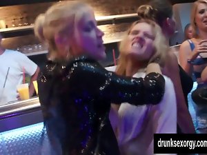 Dyke club lassies take up with the tongue pussies in state